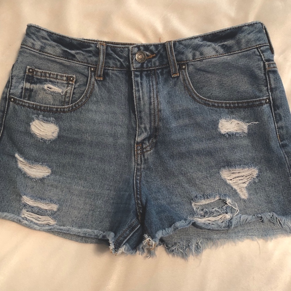 BOYFRIEND FIT DENIM SHORTS